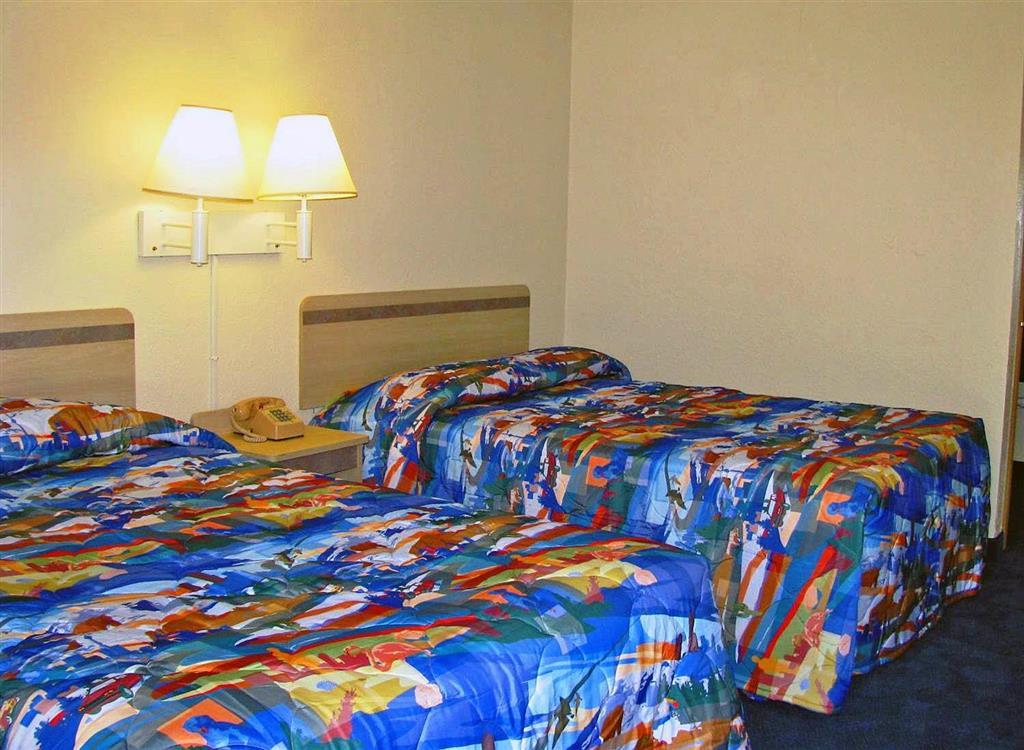 Rodeway Inn Dubuque Habitación foto